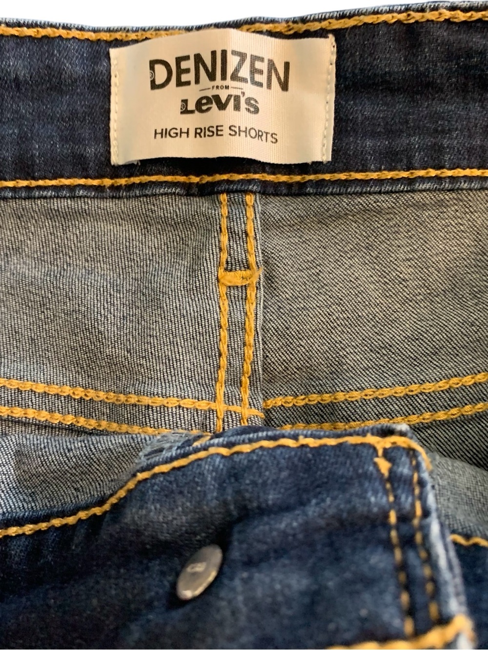 Denizen by Levi’s High Rise, Cuffed, Dark Wash Shorts Size14 - Picture 6 of 8